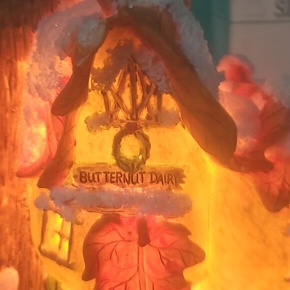 Vintage Silvestri Butternut Squash Dairy Christmas Light House 724/7500 - Picture 3 of 15